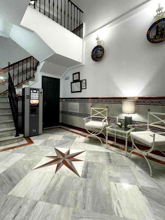Hostal Paco'S Sevilla Kültér fotó Interior of the hotel