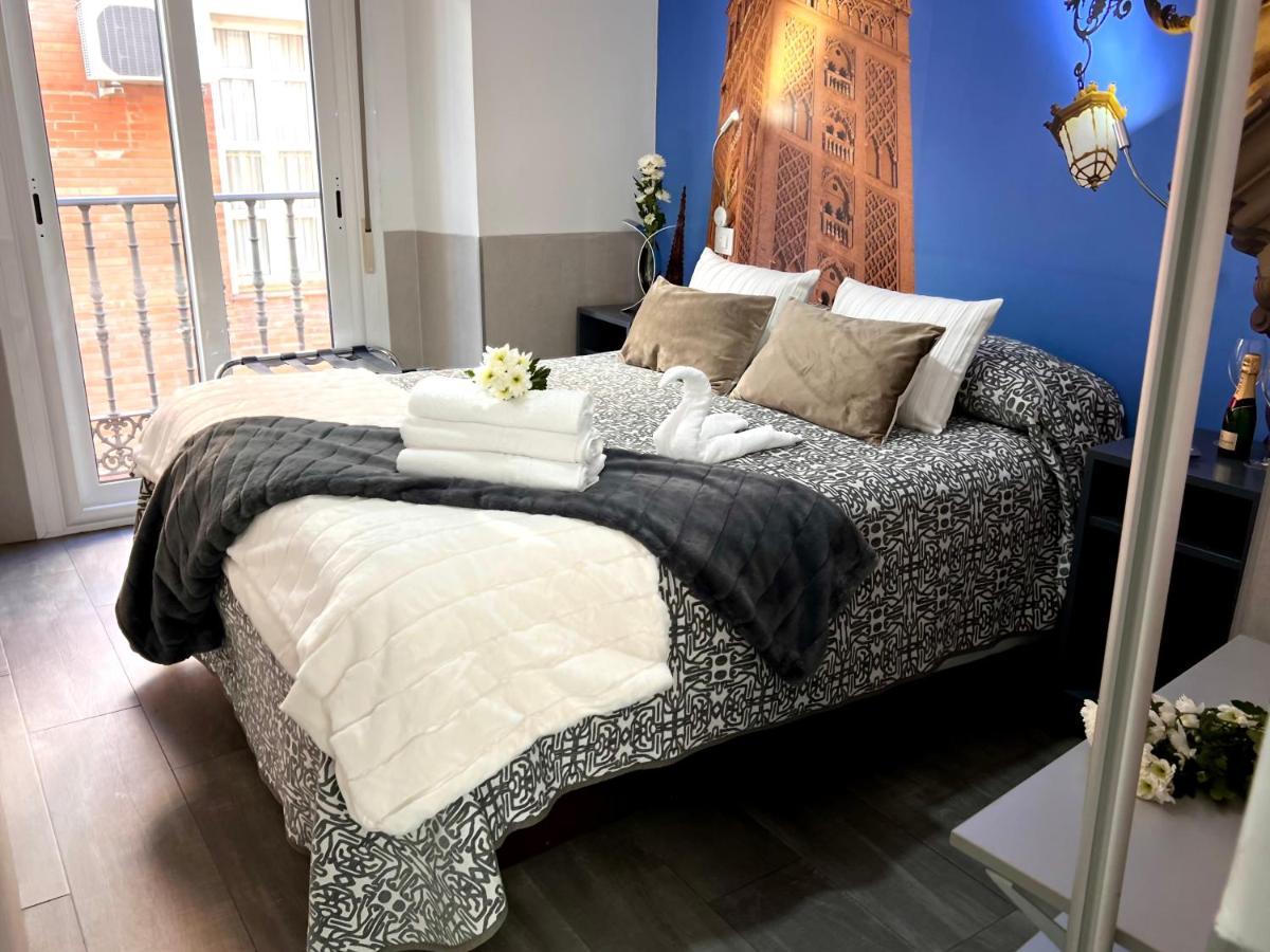 Hostal Paco'S Sevilla Kültér fotó A bedroom