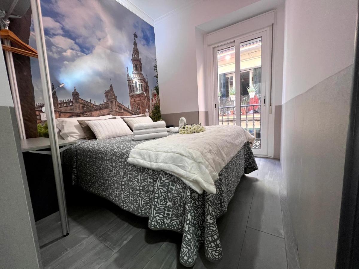 Hostal Paco'S Sevilla Kültér fotó A bedroom